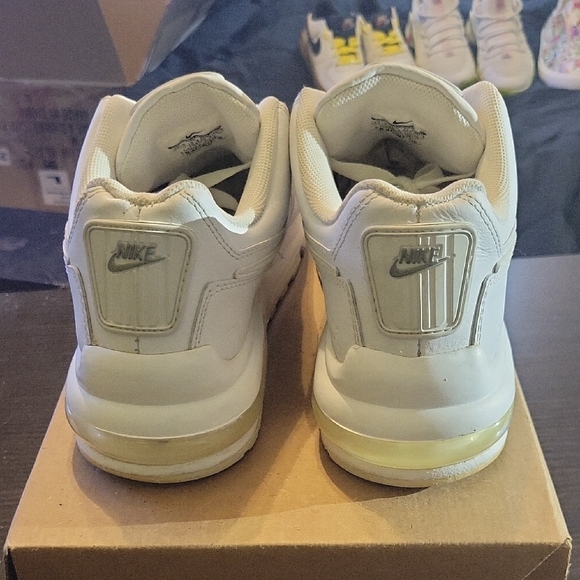 Nike Air Max Limited Rare Triple White (2014) Mens 11.5 EUC - Picture 5 of 10